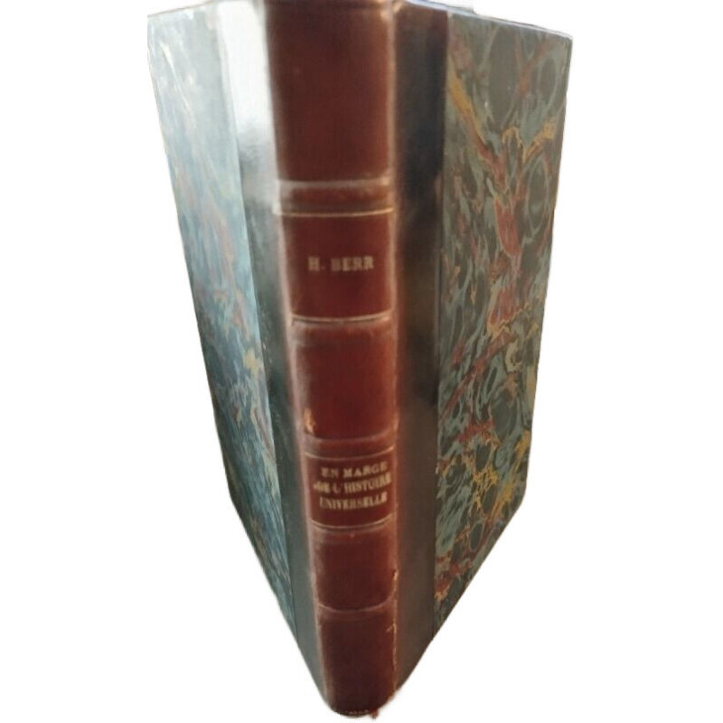 En marge de l'histoire universelle