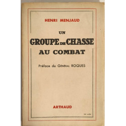 Un groupe de chasse au combat