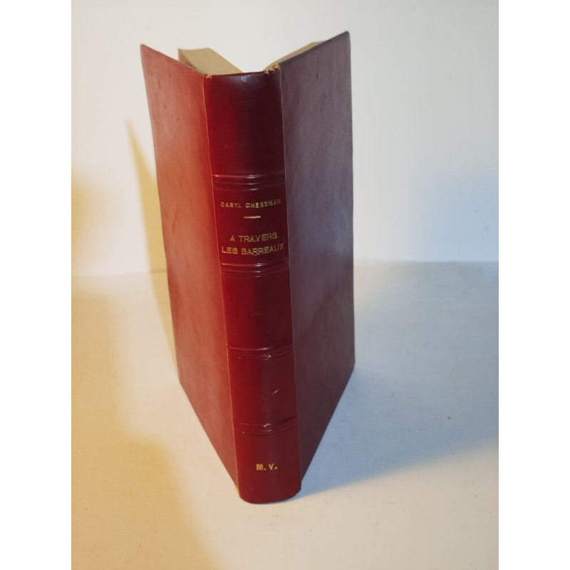 A travers les barreaux