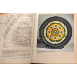 La poterie T'ang ( beaucoup d'illustrations contrecollées)